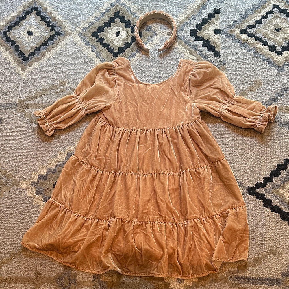Sweet velvet beige dress size 10 new with tags